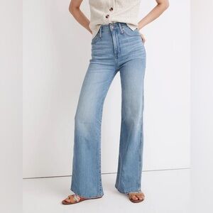 Madewell 11" High Rise Flare Jeans in Conwell Wash